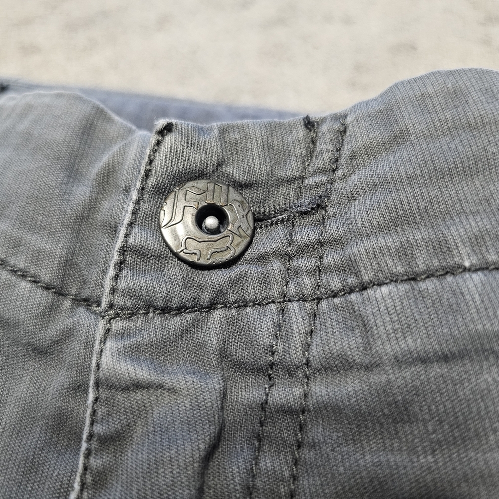 Vintage Y2k Fox Racing Cargo Shorts - Picture 7 of 8